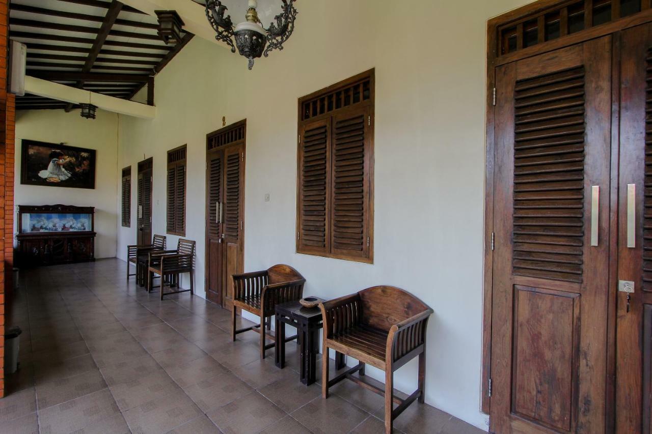 Oyo 1361 Singosari Family Residence Banyuwangi  Exterior foto