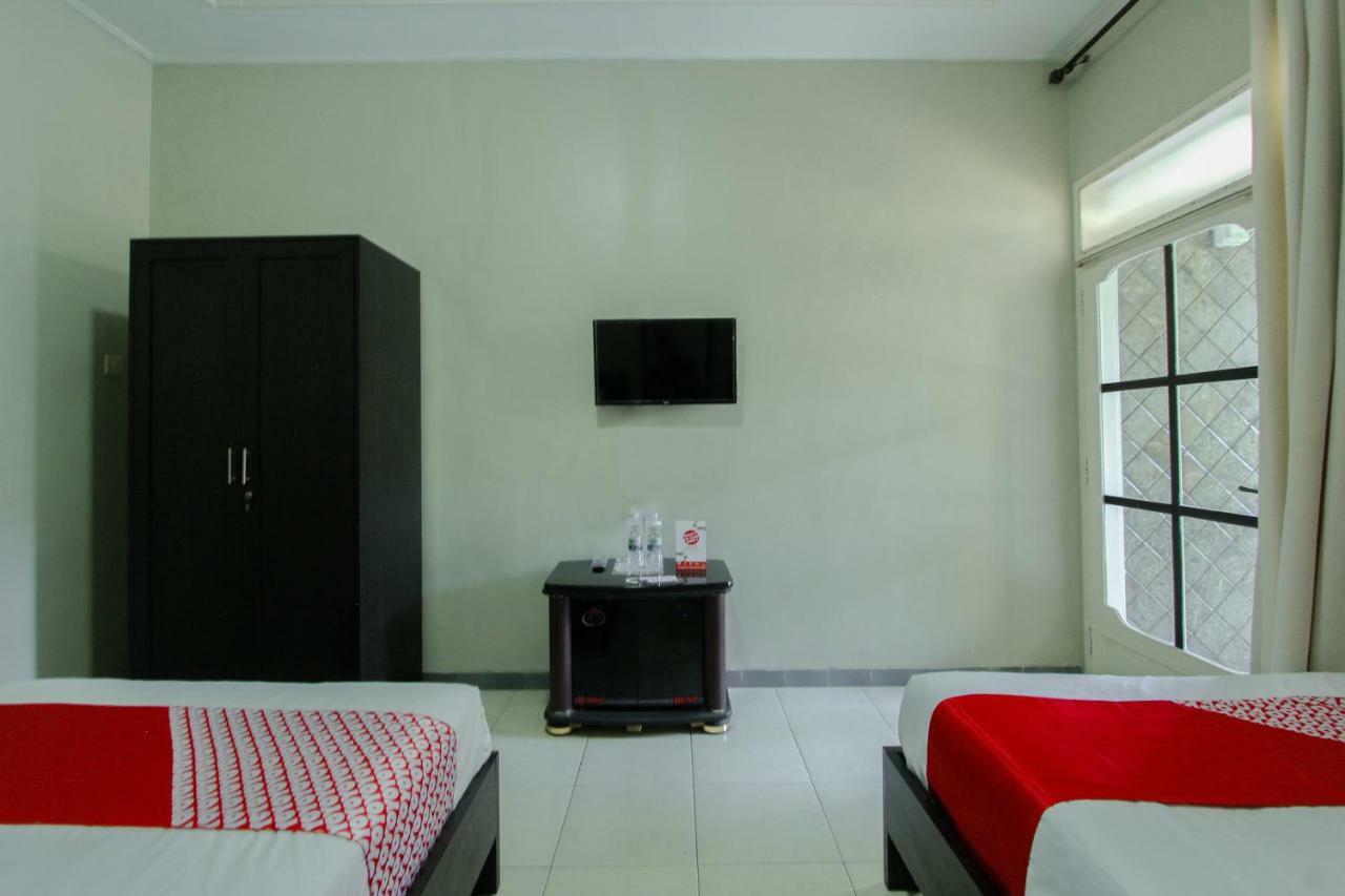 Oyo 1361 Singosari Family Residence Banyuwangi  Exterior foto